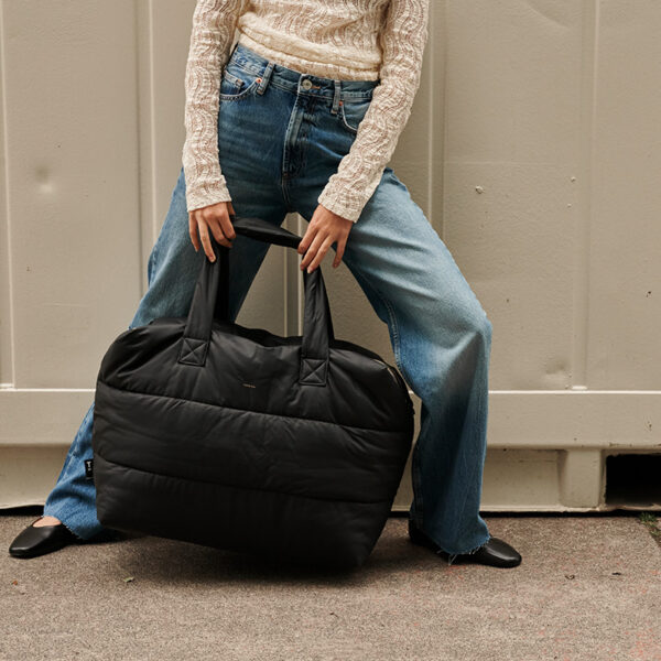 Tinne+Mia Camill Big Puffy Weekend Bag Black